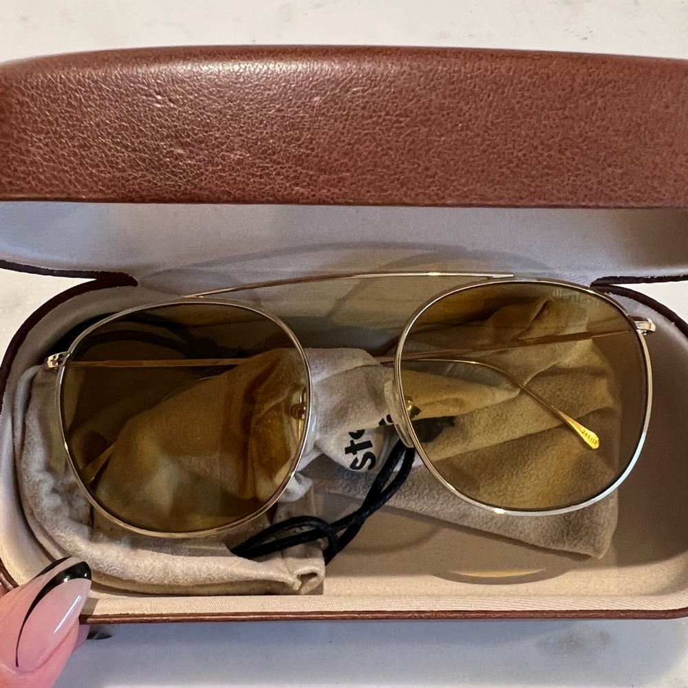 ILLESTEVA SUNGLASSES